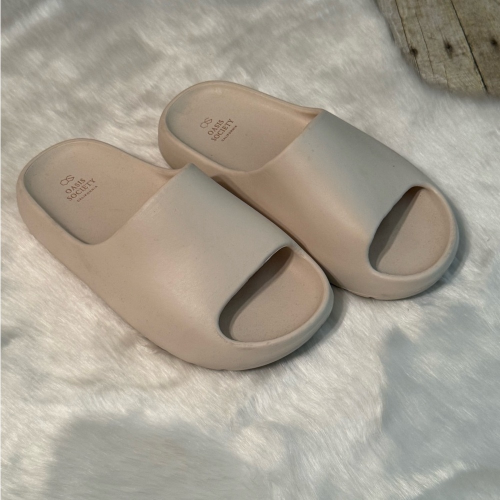 Oasis Society Cream “Yeezy” Slide Sandals